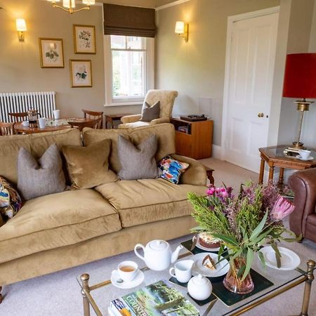 Surrey Lodge Brockenhurst Bagian luar foto