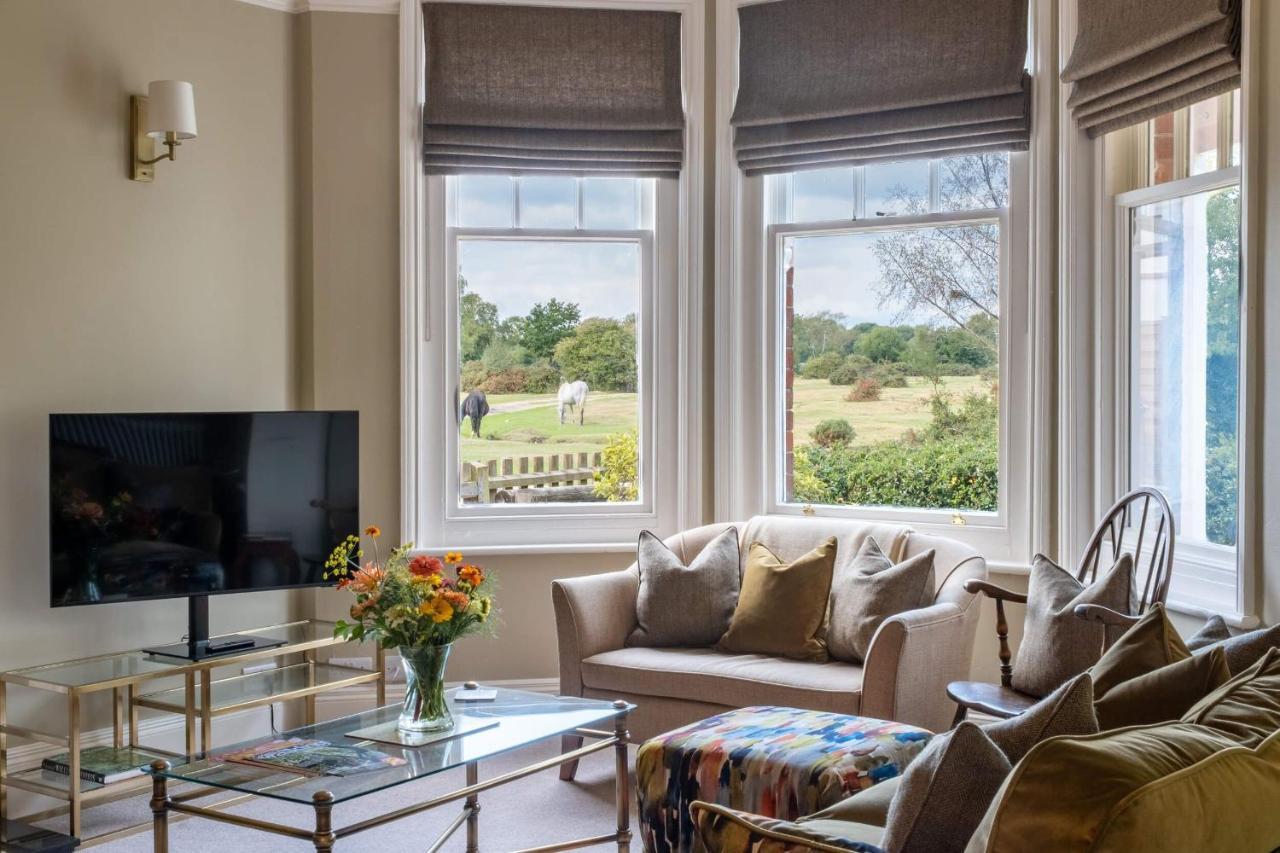 Surrey Lodge Brockenhurst Bagian luar foto