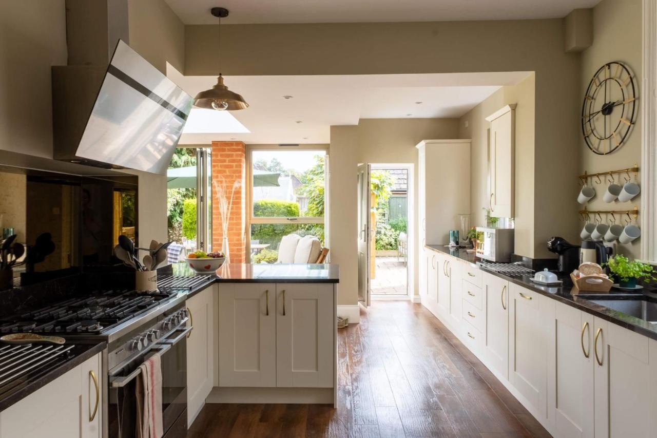 Surrey Lodge Brockenhurst Bagian luar foto