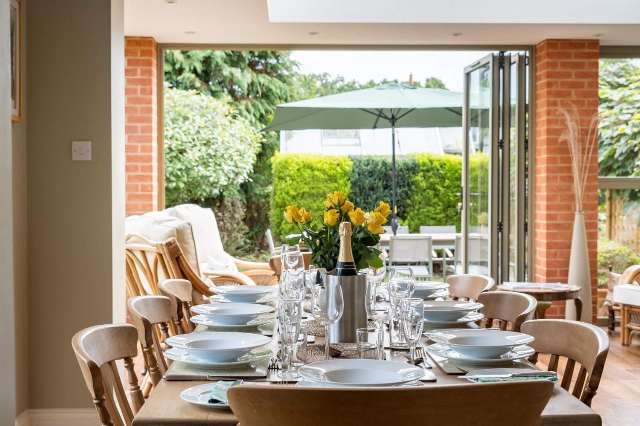 Surrey Lodge Brockenhurst Bagian luar foto