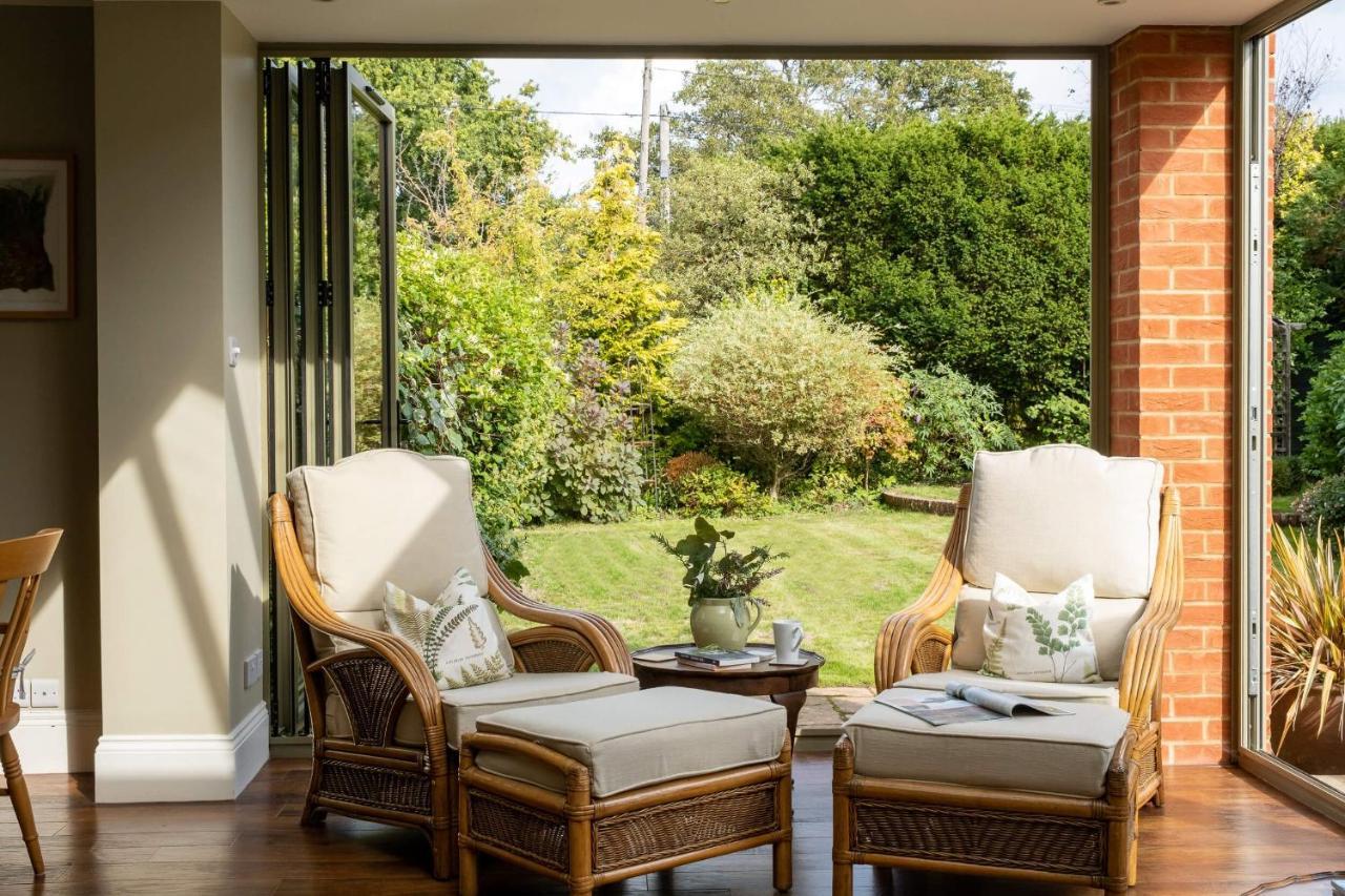 Surrey Lodge Brockenhurst Bagian luar foto