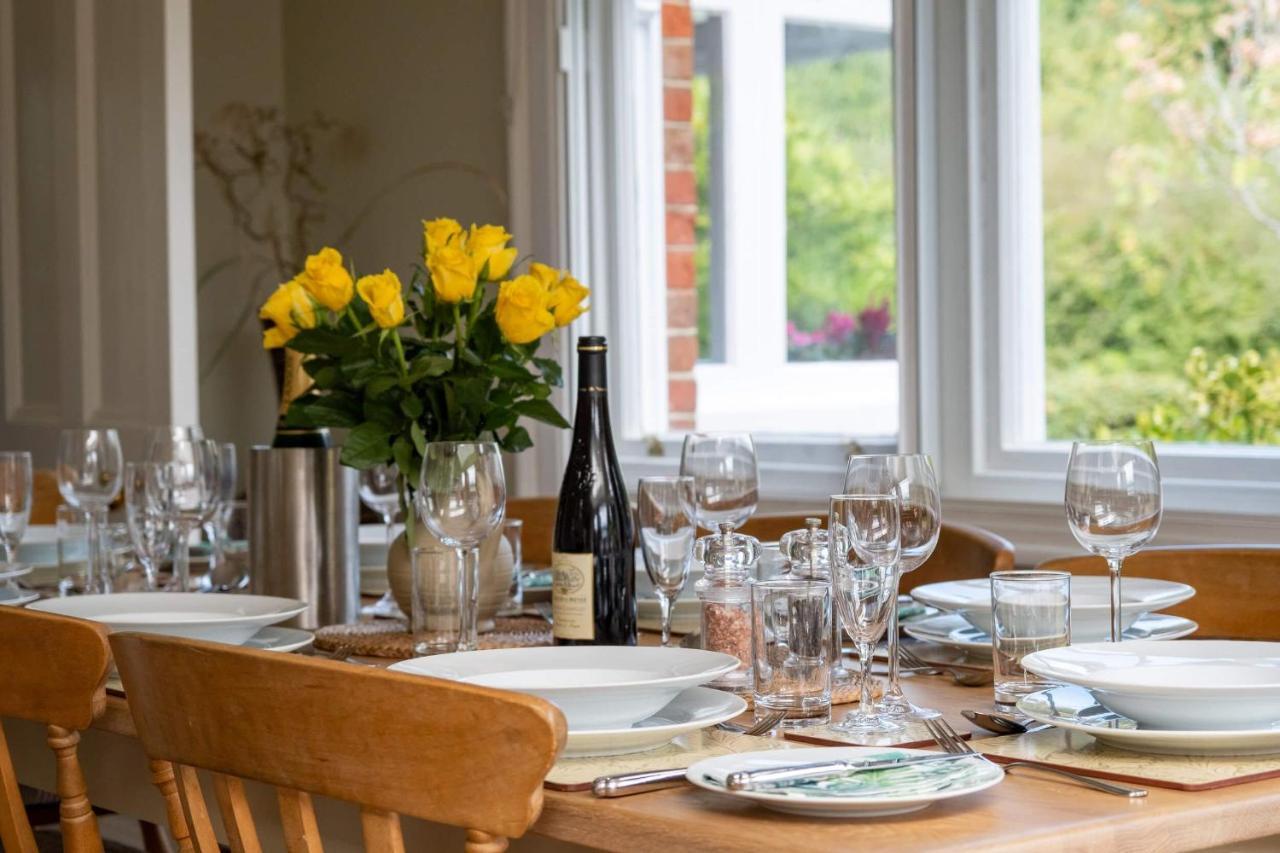 Surrey Lodge Brockenhurst Bagian luar foto