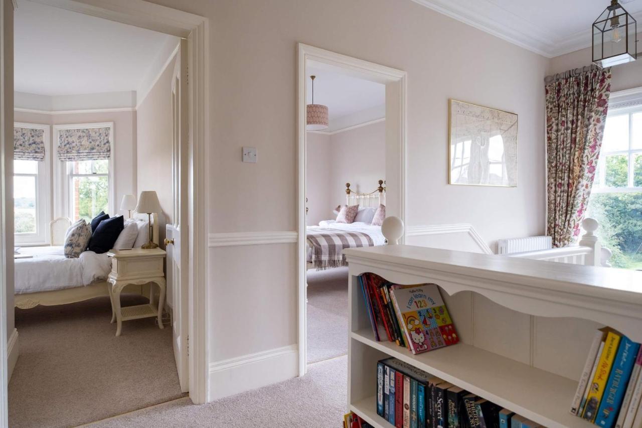 Surrey Lodge Brockenhurst Bagian luar foto