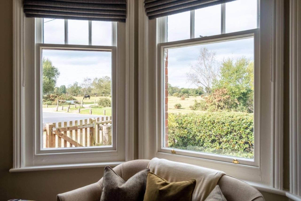 Surrey Lodge Brockenhurst Bagian luar foto