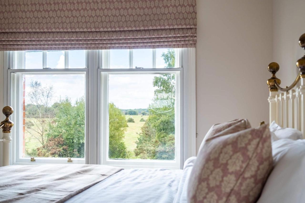 Surrey Lodge Brockenhurst Bagian luar foto
