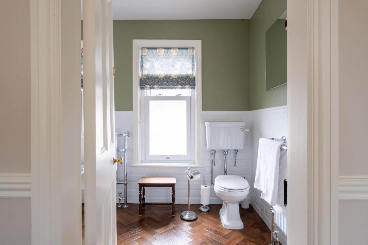 Surrey Lodge Brockenhurst Bagian luar foto