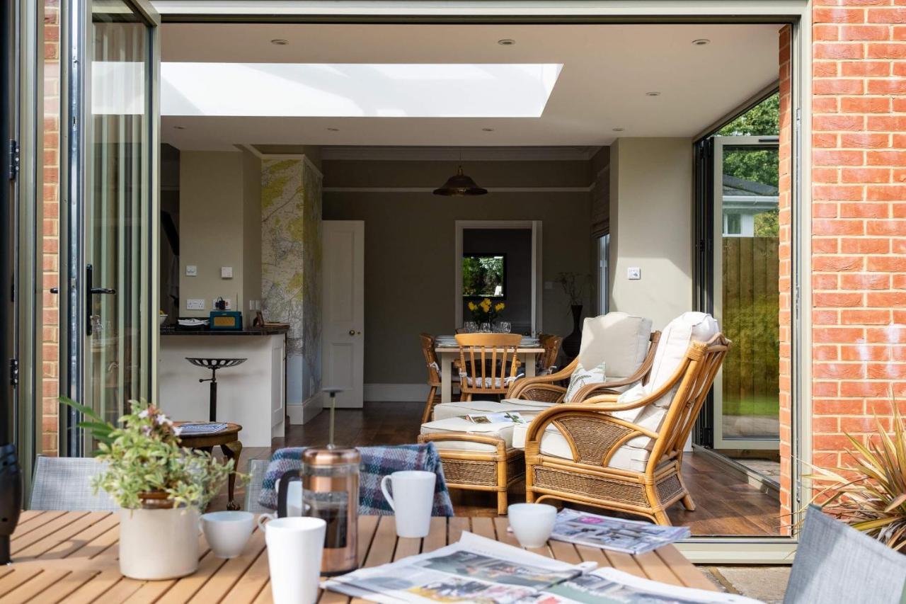 Surrey Lodge Brockenhurst Bagian luar foto