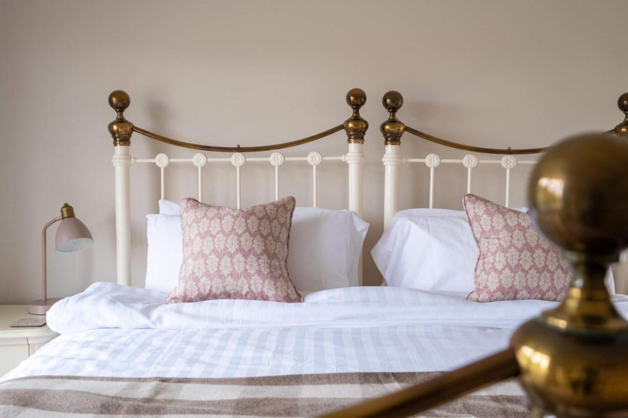 Surrey Lodge Brockenhurst Bagian luar foto