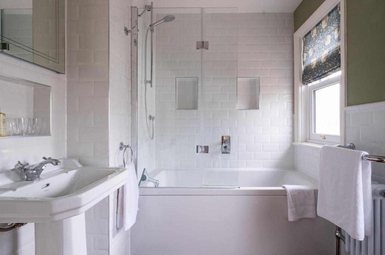 Surrey Lodge Brockenhurst Bagian luar foto