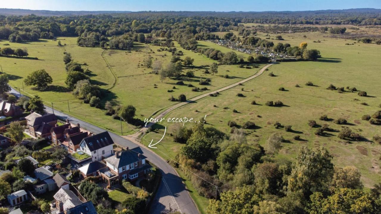 Surrey Lodge Brockenhurst Bagian luar foto